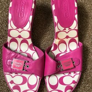 Coach Kitten Heel 🐱 💕